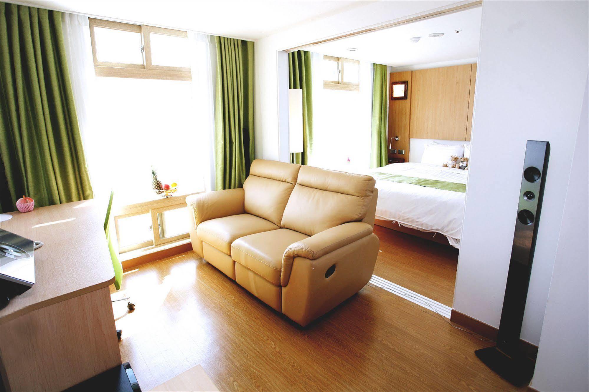 Gunsan Apple Tree Hotel Dış mekan fotoğraf