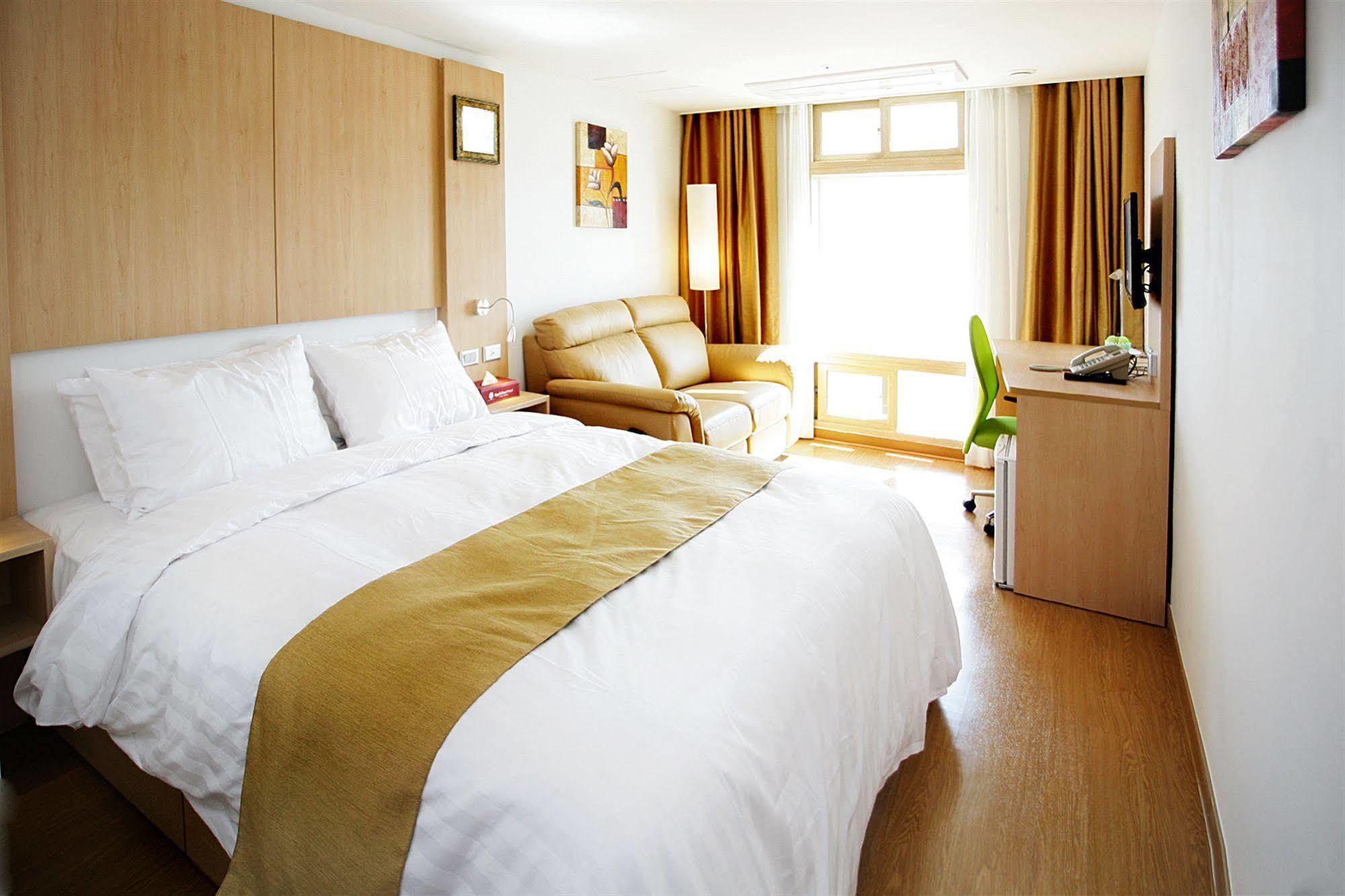 Gunsan Apple Tree Hotel Dış mekan fotoğraf